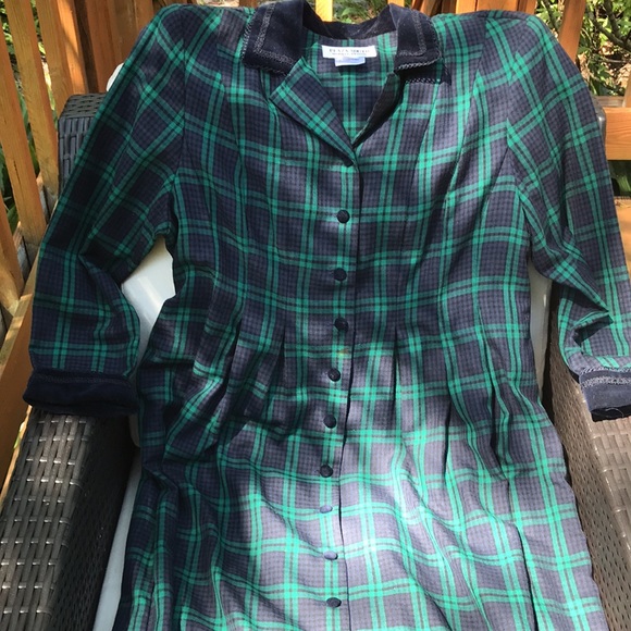 Plaza South Women’s Petites vintages pleated plaid Maxi long coat dress. Size 16 - Picture 8 of 10